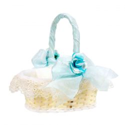 Cesta, pétalos o anillos de boda