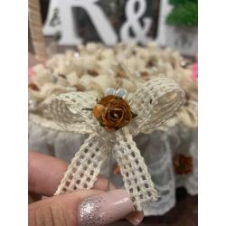 Pack de 45 alfileres con Canasta en forma de flor con rafia