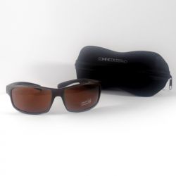 Gafas de sol deportivas, en marrón con funda flexible negra