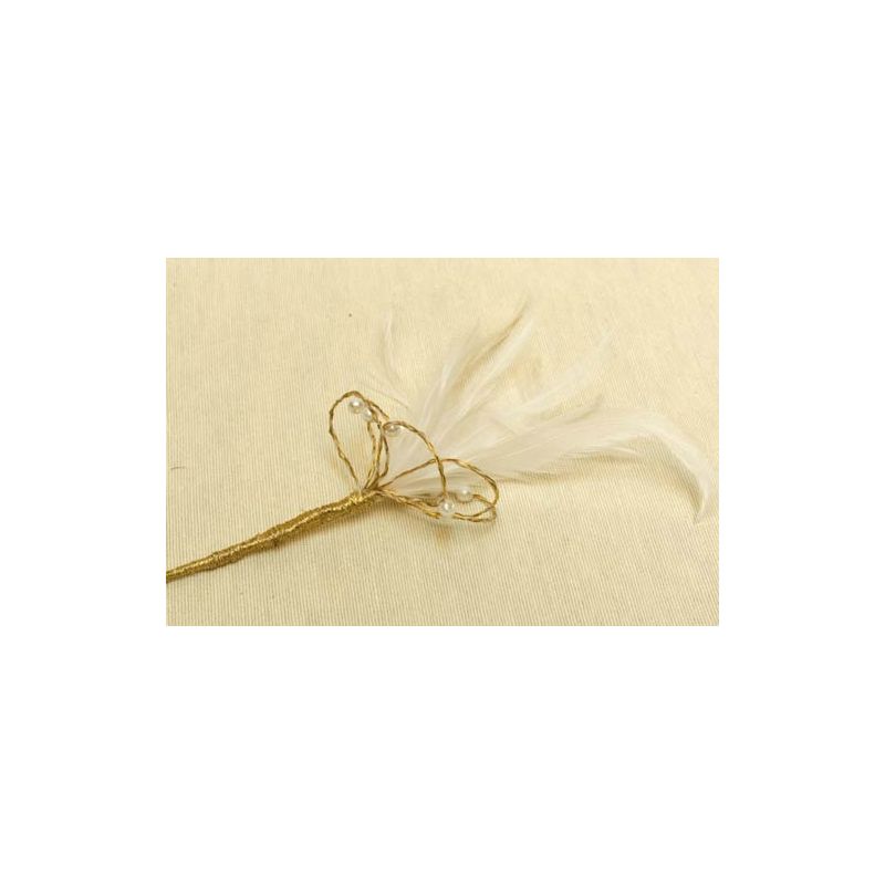 Tocado Discreto y Elegante con Plumas y Perlas