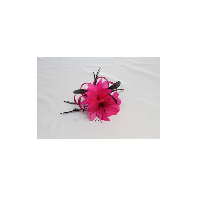 Tocado Plumas Cereza y Emperor Negro en Forma de Flor Tropical