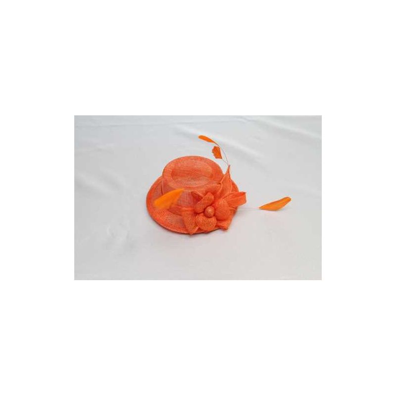 Tocado Tipo Pamela Sinamay Natural y Pluma Tintadas en Naranja 1