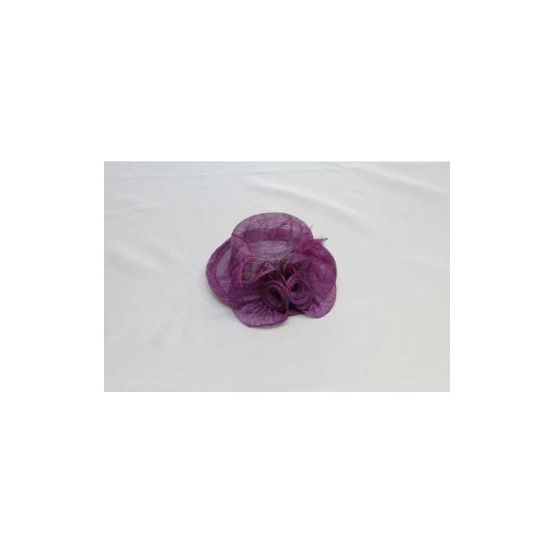 Tocado Tipo Pamela Sinamay Natural y Pluma Tintadas en Morado 1