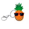 Llavero piña con gafas de sol 