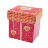 Caja roja con corazones