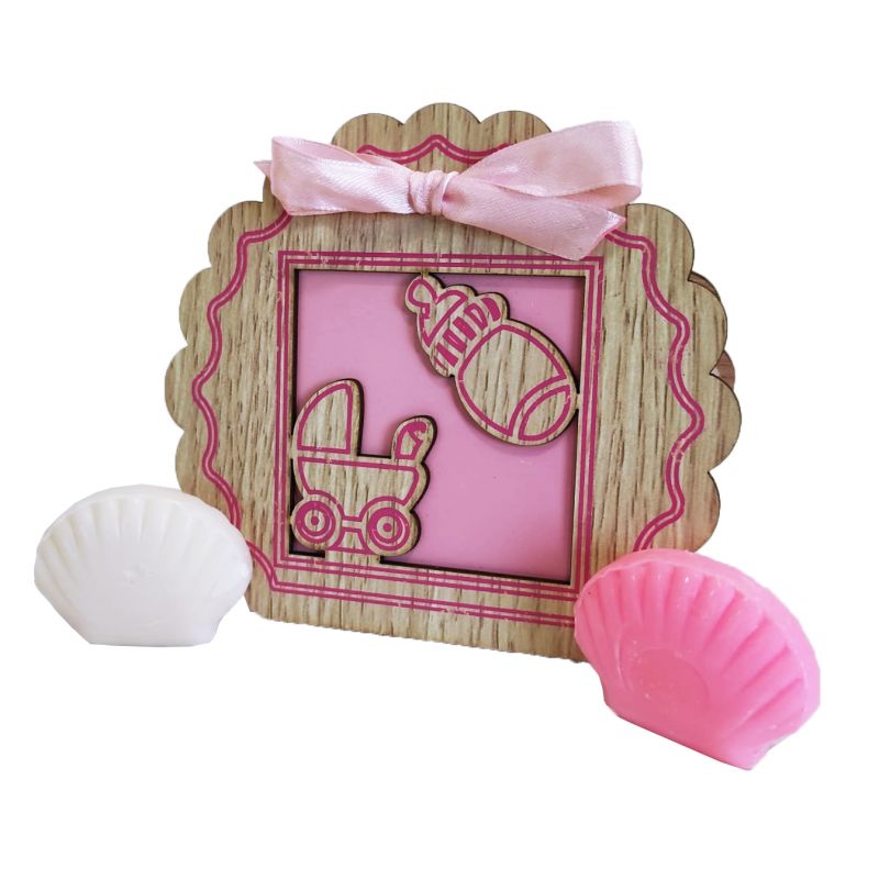 CAJA ROSA DE MADERA CON DOS JABONES